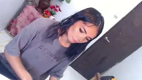 Snapshot of miss_juliex chatting on 04.05.26 julie online show from 04.05.26