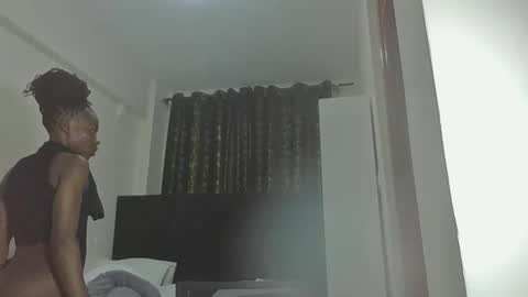 Miss Kiarrafit online show from 11.18.25