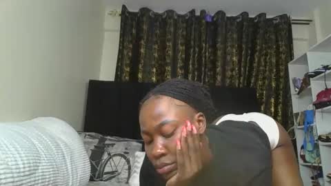 Miss Kiarrafit online show from 12.20.25