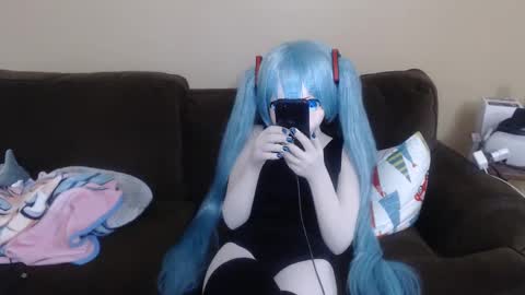 Snapshot of miss_kigu_miku chatting on 12.07.24 Miku online show from 12.07.24