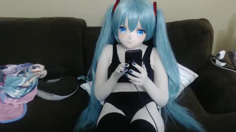 Snapshot of miss_kigu_miku chatting on 12.11.24 Miku online show from 12.11.24