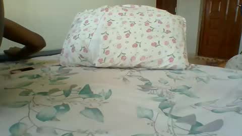 Snapshot of miss_kiki7 chatting on 12.02.25 kiki online show from 12.02.25