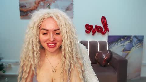 Snapshot of miss_kiten chatting on 02.06.25 miss_kiten online show from 02.06.25