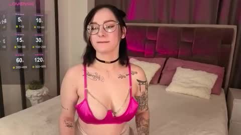 Gven dont forget to thumbs up me online show from 10.19.25