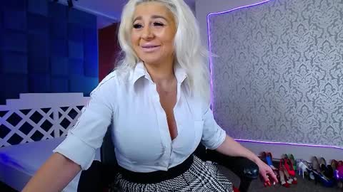 Miss Kora online show from 04.02.26