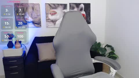 Snapshot of miss_laiila chatting on 11.03.25 Laila online show from 11.03.25