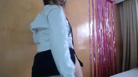 lilieth  online show from 04.06.26