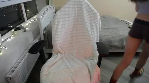 Snapshot of miss_lina_dream chatting on 04.19.26 Miss Lina online show from 04.19.26