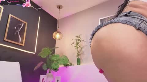 Snapshot of miss_lyra chatting on 02.10.26 online show from 02.10.26