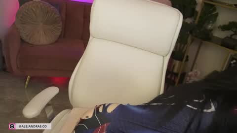 Snapshot of miss_meii chatting on 11.28.25 Alejandra online show from 11.28.25