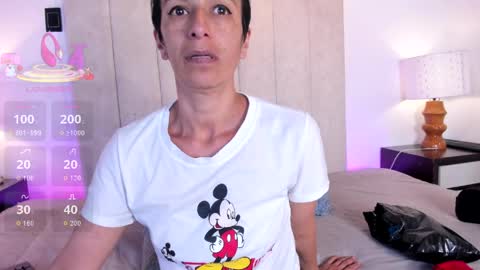 Snapshot of miss_milf_ chatting on 04.17.26 miss_milf_ online show from 04.17.26