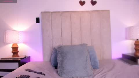 Snapshot of miss_milf_ chatting on 04.28.26 miss_milf_ online show from 04.28.26