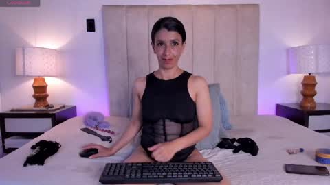 Snapshot of miss_milf_ chatting on 05.05.26 miss_milf_ online show from 05.05.26