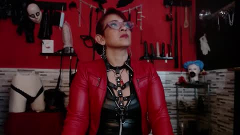 Snapshot of miss_mirandaa chatting on 10.23.25 Mistress Miranda online show from 10.23.25