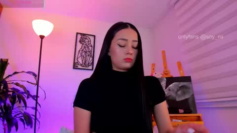 Snapshot of miss_nii chatting on 10.30.25 Nii online show from 10.30.25