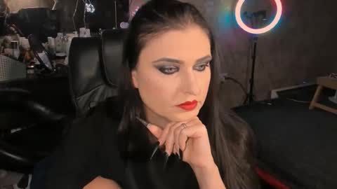 Snapshot of miss_poison chatting on 09.28.25 Leya online show from 09.28.25