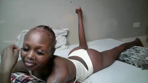 Snapshot of miss_pretty01 chatting on 04.16.26 miss_pretty01 online show from 04.16.26