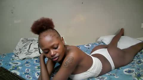 Snapshot of miss_pretty01 chatting on 04.29.26 miss_pretty01 online show from 04.29.26