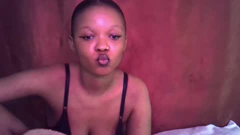 miss_rihanna2 online show from 10.24.25