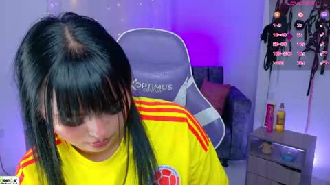 Snapshot of miss_scarllet chatting on 07.07.26 100 thumbs up online show from 07.07.26