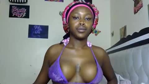 Snapshot of miss_sexyyy chatting on 04.10.26 miss_sexyyy online show from 04.10.26