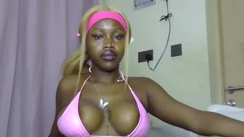 Snapshot of miss_sexyyy chatting on 04.14.26 miss_sexyyy online show from 04.14.26