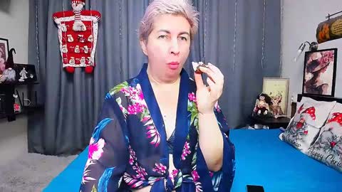 Snapshot of miss_tasha_kom chatting on 12.25.24 miss_tasha_kom online show from 12.25.24