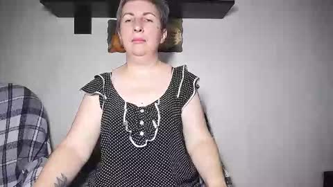 Snapshot of miss_tasha_kom chatting on 09.19.25 miss_tasha_kom online show from 09.19.25