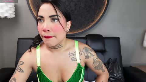 Snapshot of miss_vaiolette chatting on 06.03.26 Vaiolette online show from 06.03.26