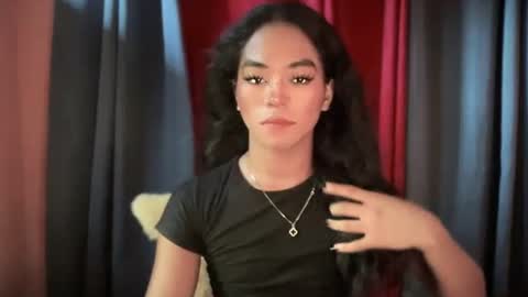 Snapshot of miss_veron_xoxo chatting on 11.08.25 miss_veron_xoxo online show from 11.08.25