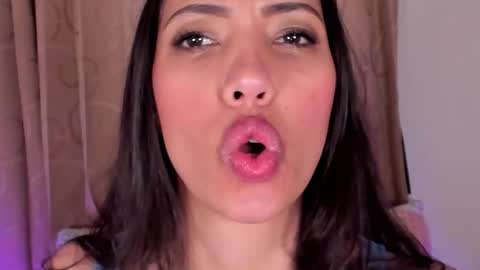 Miss Veronica online show from 02.05.26