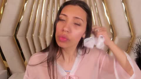 Veronica summer  7AM to 1500 PM hour GMT-5 online show from 01.02.25