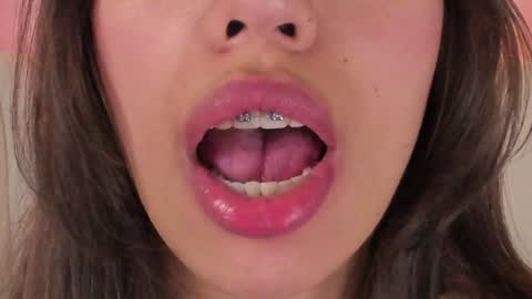 Veronica summer  7AM to 1500 PM hour GMT-5 online show from 01.14.25