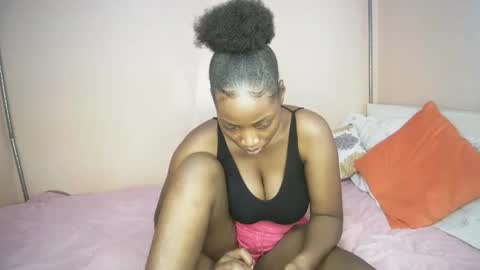 Snapshot of miss_worldfire chatting on 05.12.26 miss_worldfire online show from 05.12.26