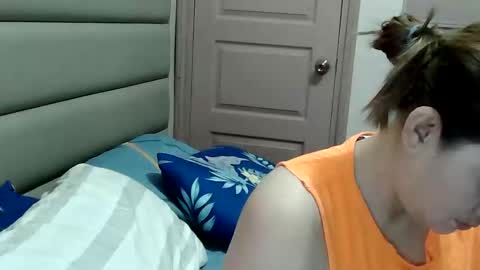 HOT MOMMY ZEPHYR online show from 03.06.26