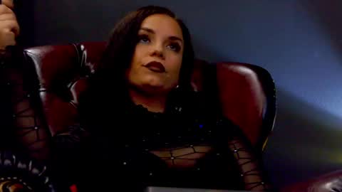 Snapshot of missalicereign chatting on 04.16.26 AliceReign online show from 04.16.26