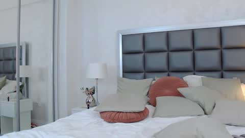        n g e l i n a        online show from 12.07.24