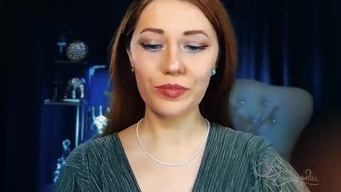 Snapshot of missbeverlymills chatting on 04.22.26 The divine Beverly online show from 04.22.26
