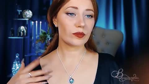 Snapshot of missbeverlymills chatting on 05.10.26 The divine Beverly online show from 05.10.26