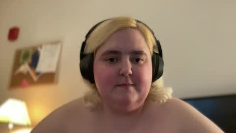 Snapshot of missbookbabe chatting on 10.26.25 missbookbabe online show from 10.26.25