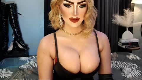Snapshot of misschannel4sub chatting on 10.28.25 PRIESTESS CHANNEL online show from 10.28.25