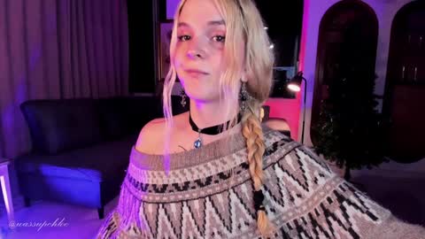 Snapshot of misschloe__ chatting on 12.17.24 Chloe freelance model Please your thumbs up are important online show from 12.17.24