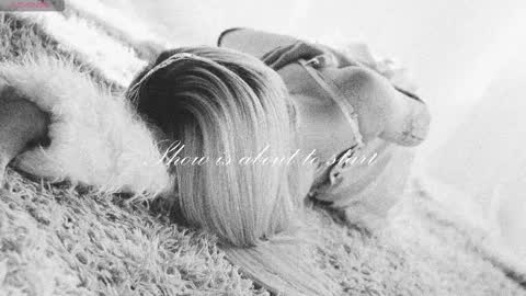 Snapshot of misschloe__ chatting on 09.22.25 Chloe freelance model Please your thumbs up are important online show from 09.22.25