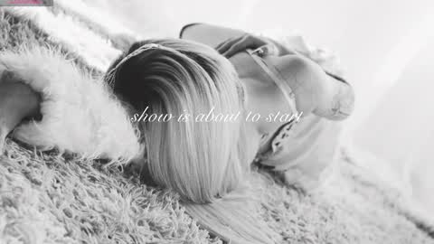 Snapshot of misschloe__ chatting on 12.23.25 Chloe freelance model Please your thumbs up are important online show from 12.23.25