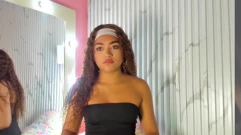 Snapshot of missdionne__curly chatting on 09.30.25 DIONNE online show from 09.30.25