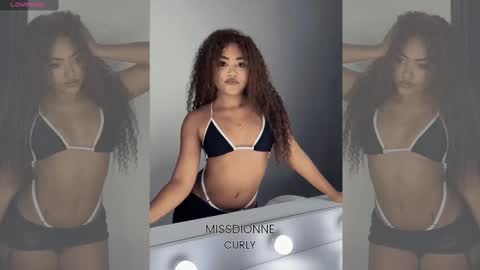 Snapshot of missdionne__curly chatting on 10.09.25 DIONNE online show from 10.09.25