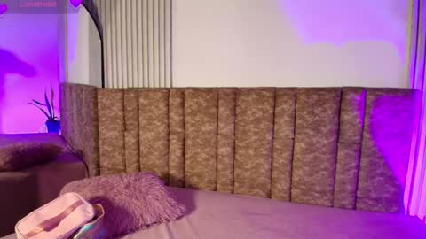 Snapshot of missdionne__curly chatting on 03.11.26 DIONNE online show from 03.11.26