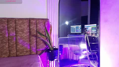 Snapshot of missdionne__curly chatting on 03.20.26 DIONNE online show from 03.20.26