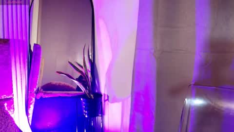 Snapshot of missdionne__curly chatting on 03.27.26 DIONNE online show from 03.27.26