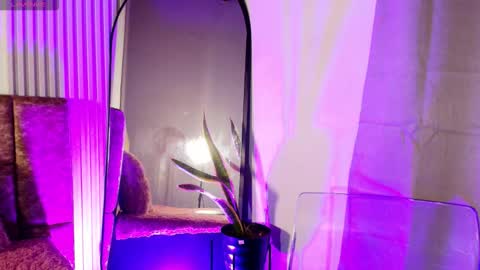 Snapshot of missdionne__curly chatting on 03.28.26 DIONNE online show from 03.28.26